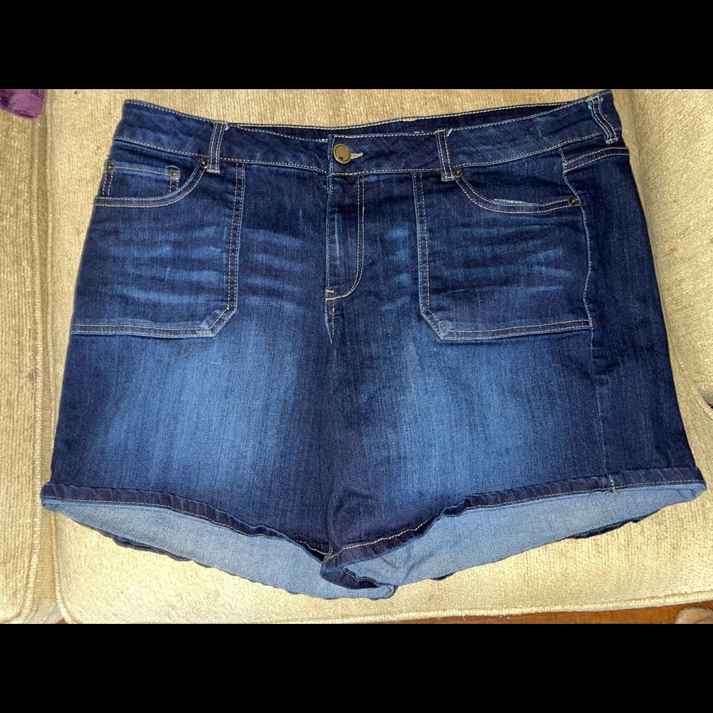 Lane Bryant 18 dark denim jean shorts womens Good condition!
